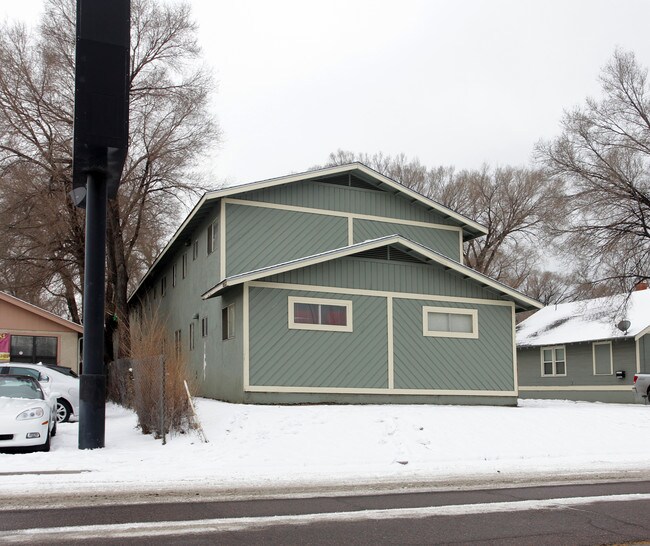 305 E Arvada St in Colorado Springs, CO - Building Photo - Building Photo
