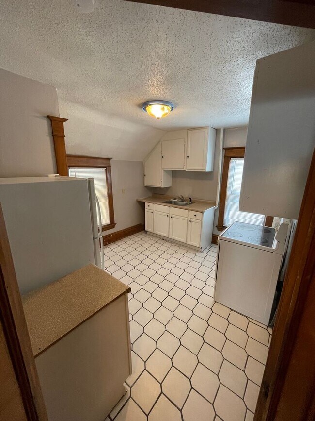 3718 Oakland Ave S-Unit -2 in Minneapolis, MN - Building Photo - Building Photo