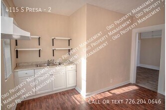 Newly Renovated Apartment Near Downtown, Unit 2 in San Antonio, TX - Building Photo - Building Photo