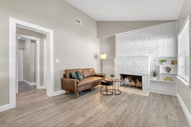 property at 915 Buena Vista Dr