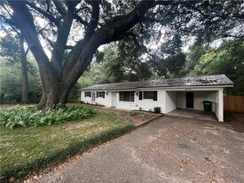 30770 Cemetery Rd in Spanish Fort, AL - Building Photo