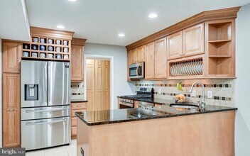 4005 Lees Corner Rd in Chantilly, VA - Building Photo - Building Photo