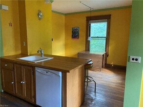 2572 Mayfield Rd, Unit 2574 Mayfield Rd in Cleveland Heights, OH - Building Photo - Building Photo