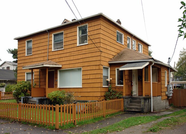 128 W Florentia St in Seattle, WA - Building Photo - Building Photo