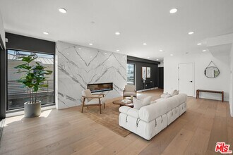 715 N Alfred St in West Hollywood, CA - Building Photo - Building Photo