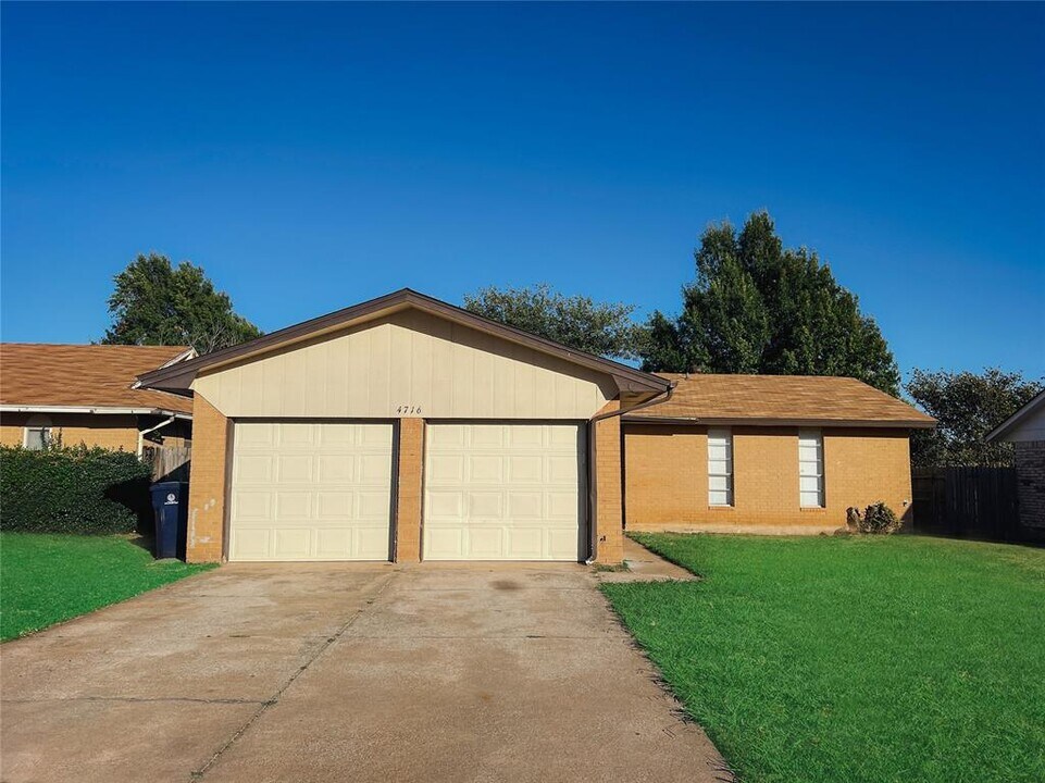 4716 Cherry Hill Ln in Oklahoma City, OK - Building Photo