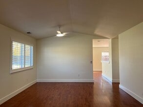 2306 Apion Ct in Paso Robles, CA - Building Photo - Building Photo