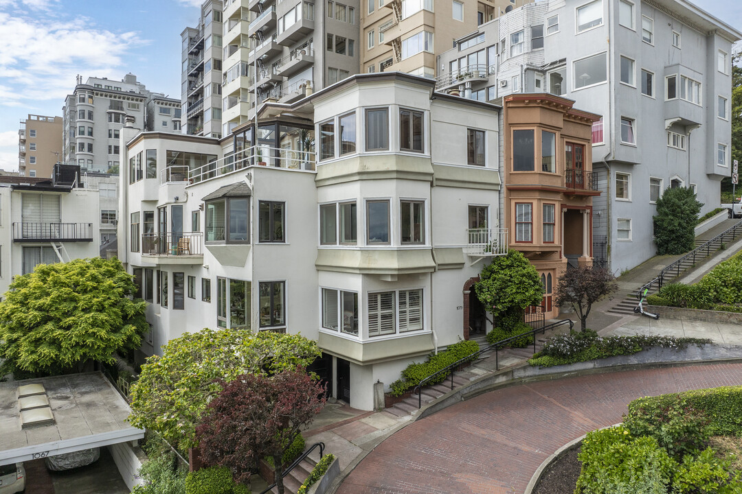 1079 Lombard St in San Francisco, CA - Building Photo