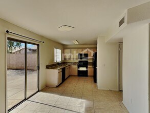 10633 W Piccadilly Rd in Avondale, AZ - Building Photo - Building Photo