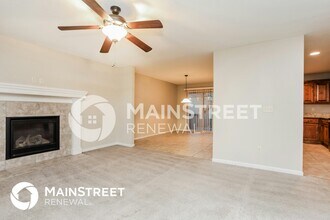 709 Emerson Dr in Belton, MO - Foto de edificio - Building Photo