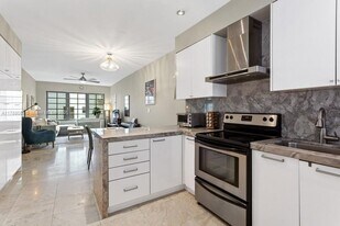1045 Lenox Ave. in Miami Beach, FL - Building Photo
