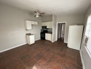 909 Alametos in San Antonio, TX - Building Photo - Building Photo