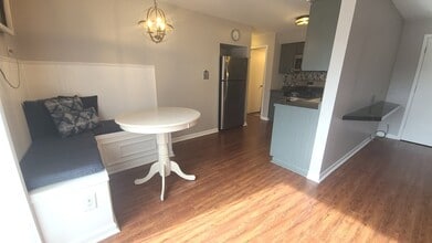 5739 W 129th St in Crestwood, IL - Building Photo - Building Photo