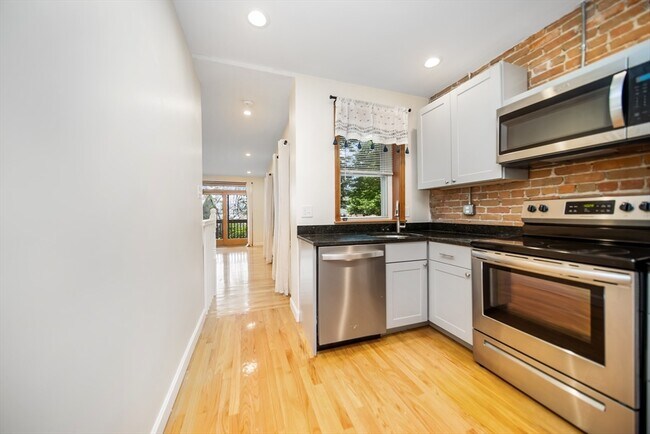 46 Medford St in Chelsea, MA - Building Photo - Building Photo