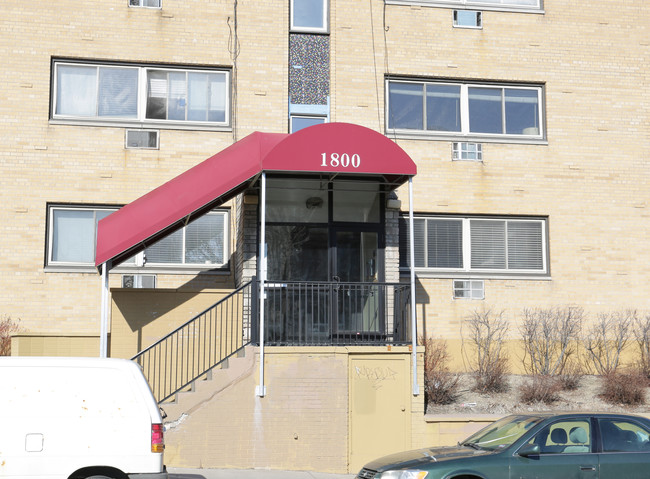 1800 Lasalle Ave in Minneapolis, MN - Building Photo - Building Photo