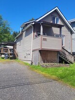 415-411 11 Ave E in Prince Rupert, BC - Building Photo