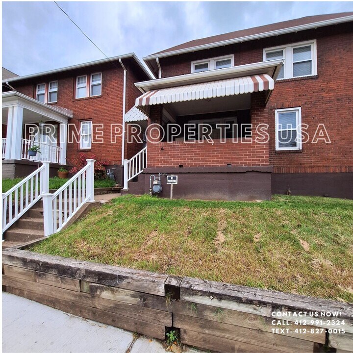525 Maple St in East Pittsburgh, PA - Building Photo