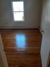 184 Thames St in Groton, CT - Foto de edificio - Building Photo