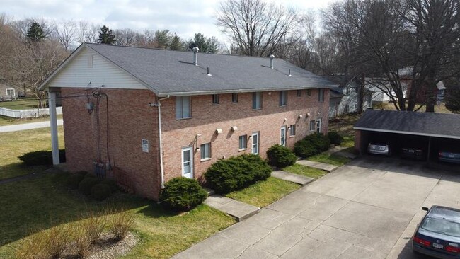 460 Laurel Dr in Kent, OH - Building Photo - Building Photo