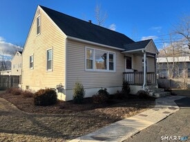 98 Wooster St in Bethel, CT - Building Photo