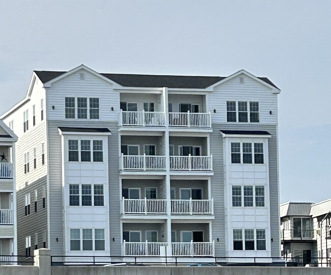 435 Ocean Blvd in Hampton, NH - Building Photo - Building Photo