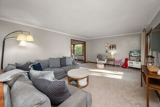 16425 Kingswood Ct in Lakeville, MN - Building Photo - Building Photo