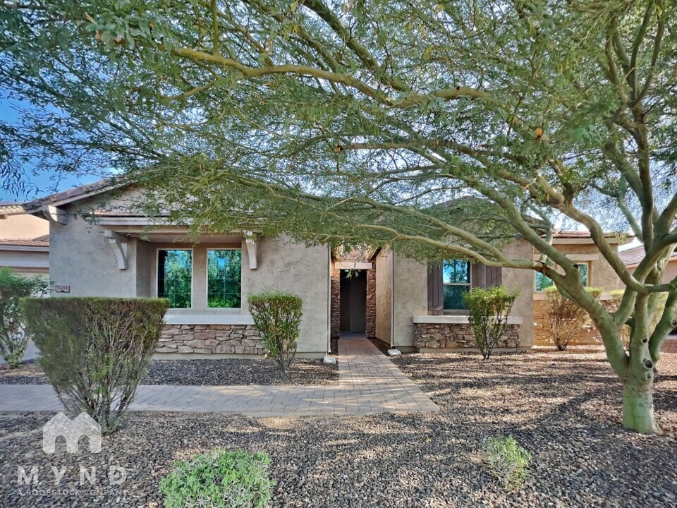 3690 E Alfalfa Dr in Gilbert, AZ - Building Photo