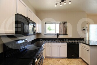 3845 W Charlotte Dr in Glendale, AZ - Building Photo - Building Photo