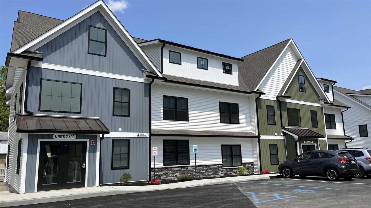 1895 South Rd in Wappingers Falls, NY - Building Photo