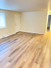 1015 Roosevelt Ave, Unit B in Loveland, CO - Foto de edificio - Building Photo