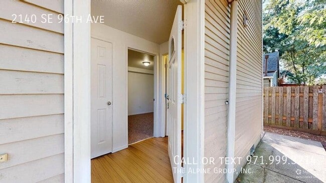2140 SE 96th Ave in Portland, OR - Building Photo - Building Photo