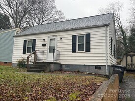 445 Reynolda Dr in Statesville, NC - Building Photo