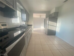 221 Redcliff Ave in Lehigh Acres, FL - Building Photo - Building Photo