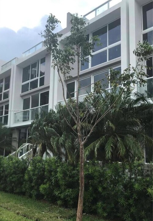 1000 99th St in Bay Harbor Islands, FL - Building Photo