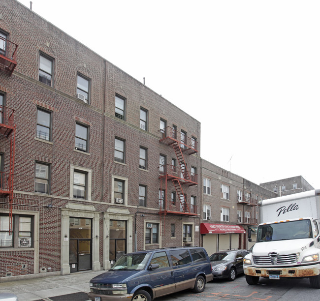 355 Mcdonald Ave in Brooklyn, NY - Building Photo - Building Photo