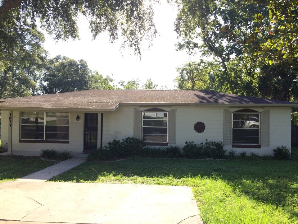 1911 Leslie Ann Ln in Ocoee, FL - Building Photo