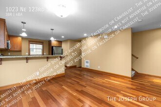 1023 NE 123rd St in Seattle, WA - Foto de edificio - Building Photo