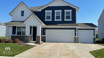 7413 Brayton Ct in Indianapolis, IN - Building Photo