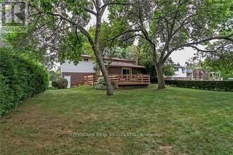 2075 Salmon Rd in Oakville, ON - Building Photo - Building Photo