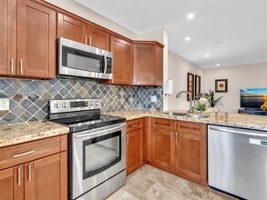 6538 Via Regina in Boca Raton, FL - Building Photo - Building Photo