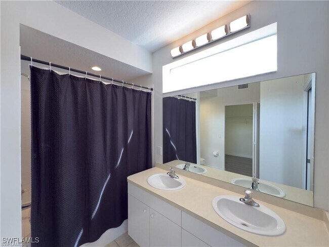 1080 Hancock Creek S Blvd in Cape Coral, FL - Building Photo - Building Photo