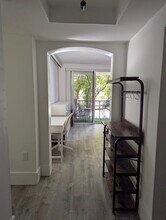 2951 S Bayshore Dr, Unit 407 in Miami, FL - Foto de edificio - Building Photo