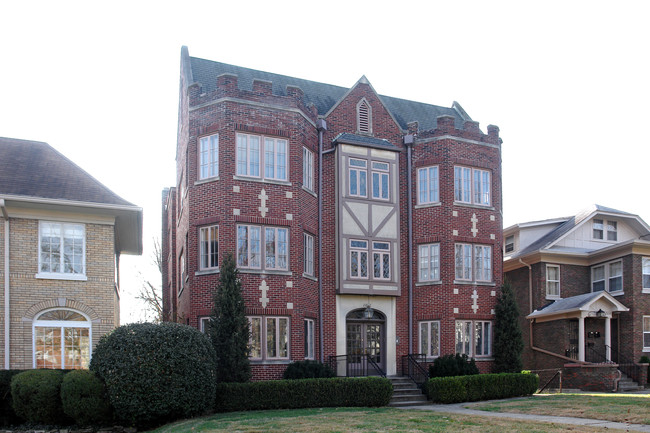 2064 Douglass Blvd in Louisville, KY - Foto de edificio - Building Photo