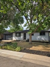 3201 W Radcliff Ave in Englewood, CO - Building Photo - Building Photo