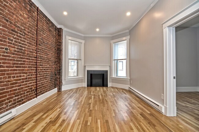 30 Walnut St, Unit 2 in Quincy, MA - Building Photo - Building Photo