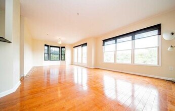 238 The Promenade in Edgewater, NJ - Building Photo - Building Photo