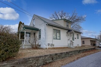 123 N Spruce St in Elizabethtown, PA - Building Photo - Building Photo