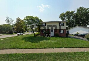 2100 Shawbury Ct W in Columbus, OH - Building Photo