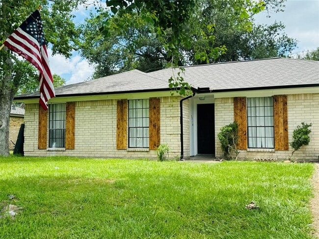 property at 3318 Schroeder Ave