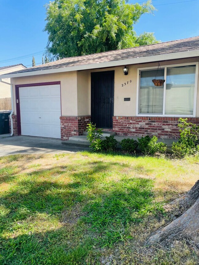 2370 32nd Ave-Unit -8161001002 in Sacramento, CA - Building Photo - Building Photo